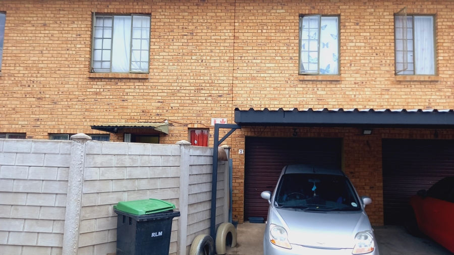 3 Bedroom Property for Sale in Oos Einde North West